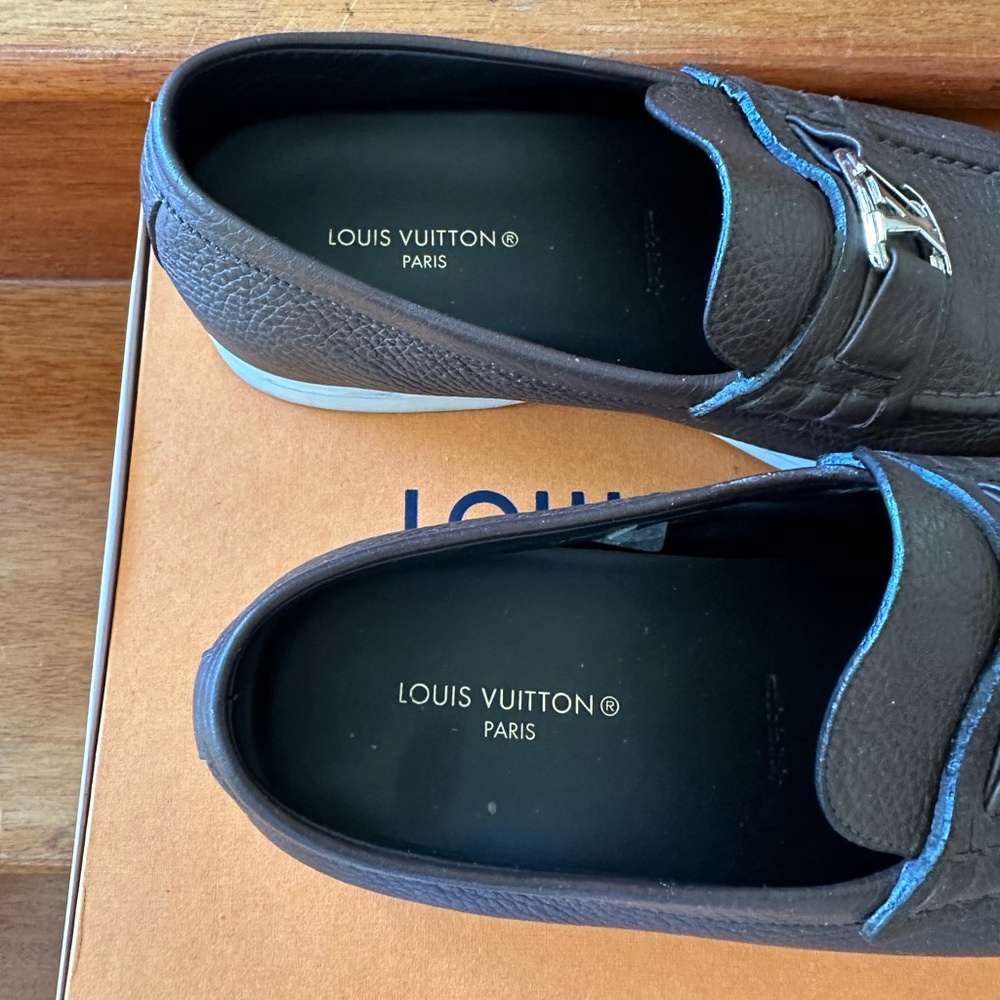 100% authentic Louis Vuitton Estate Loafer Men’s Size 7.5 - Picture 4 of 6